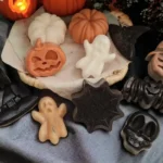 Halloween Wax Melts Gift Box Ghosts Skulls Spider Web Pumpkins Witch Hats Bats Customizable Scents and Colors - 3 shapes