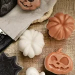 Halloween Wax Melts Gift Box Ghosts Skulls Spider Web Pumpkins Witch Hats Bats Customizable Scents and Colors - 3 shapes - Image 2